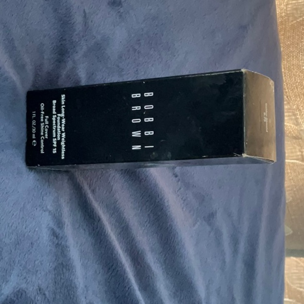 Bobbi brown skin long -wear weightless foundation